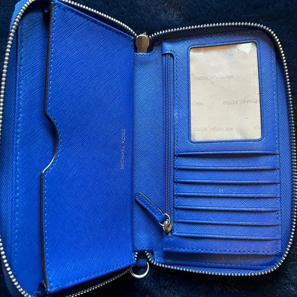 Michael Kors Wallet - Picture 2 of 3